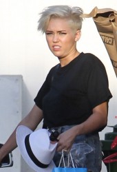 MILEY CYRUS