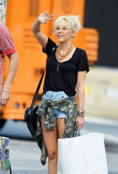 MILEY CYRUS