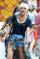 MILEY CYRUS