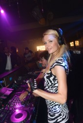 PARIS HILTON