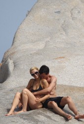 PARIS HILTON