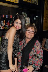 SELENA GOMEZ