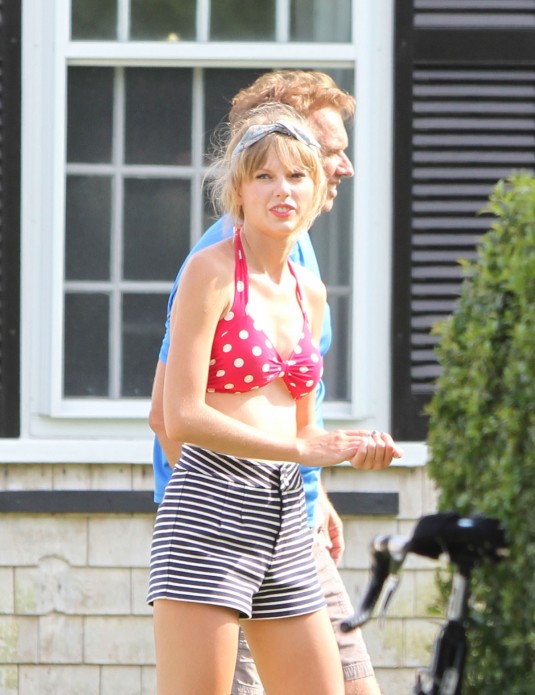 TAYLOR SWIFT
