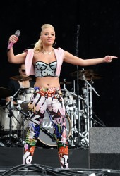 TULISA CONTOSTAVLOS