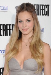 ALEXIS KNAPP