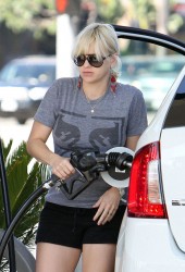 ANNA FARIS