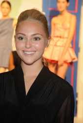 ANNASOPHIA ROBB