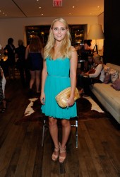 ANNASOPHIA ROBB