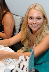 ANNASOPHIA ROBB