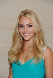 ANNASOPHIA ROBB