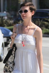 ANNE HATHAWAY