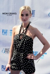 ASHLEE SIMPSON
