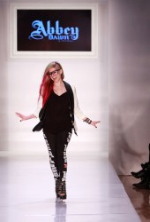 AVRIL LAVIGNE