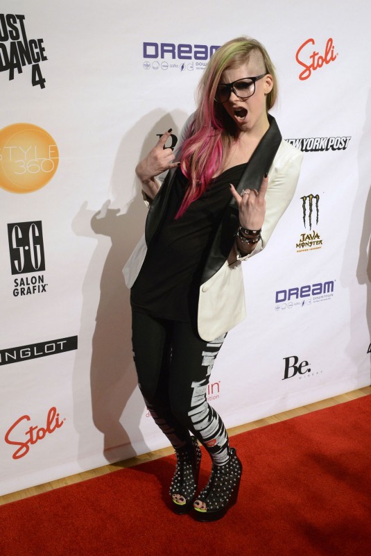 AVRIL LAVIGNE