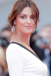 CATRINEL MENGHIA