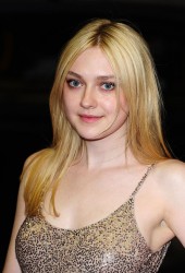 DAKOTA FANNING