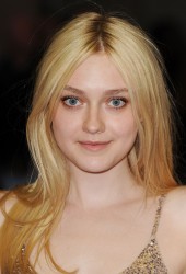 DAKOTA FANNING
