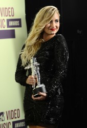 DEMI LOVATO