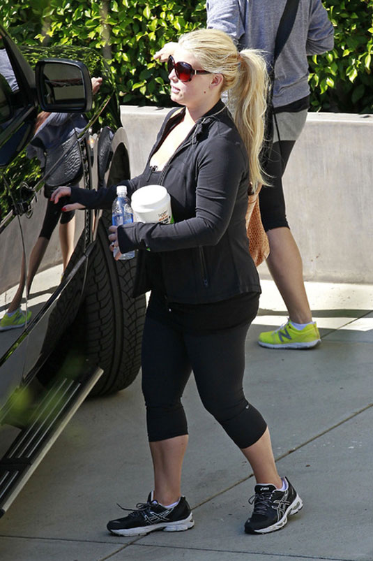JESSICA SIMPSON in Tights After Workout in Los Angeles - HawtCelebs