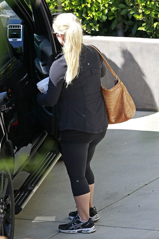 JESSICA SIMPSON in Tights After Workout in Los Angeles - HawtCelebs