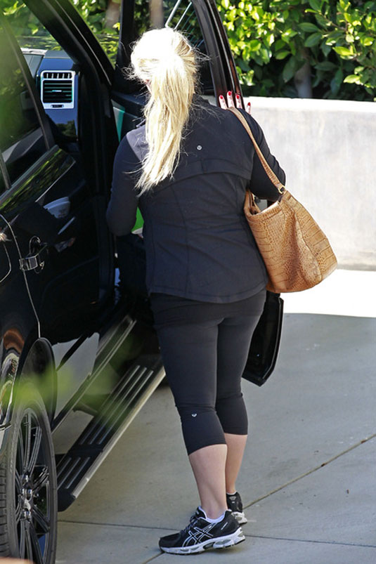 JESSICA SIMPSON in Tights After Workout in Los Angeles – HawtCelebs