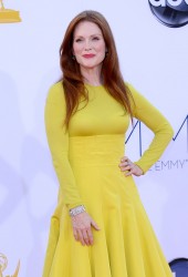 JULIANNE MOORE