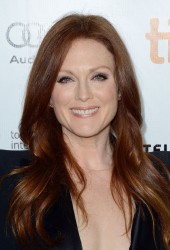 JULIANNE MOORE