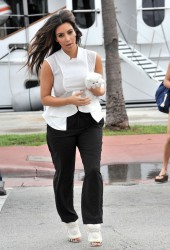 KIM KARDASHIAN