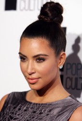 KIM KARDASHIAN