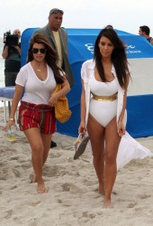 KIM KARDASHIAN