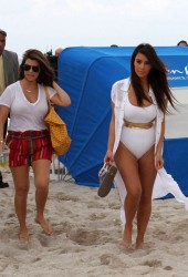 KIM KARDASHIAN