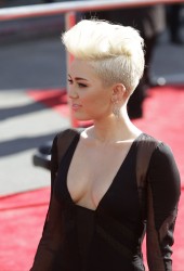 MILEY CYRUS