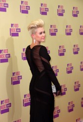 MILEY CYRUS