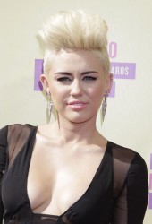 MILEY CYRUS