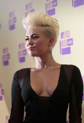 MILEY CYRUS