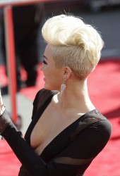 MILEY CYRUS