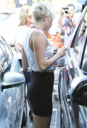 MILEY CYRUS