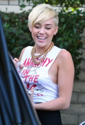 MILEY CYRUS