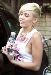 MILEY CYRUS