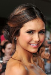 NINA DOBREV