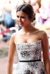 NINA DOBREV