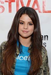 SELENA GOMEZ