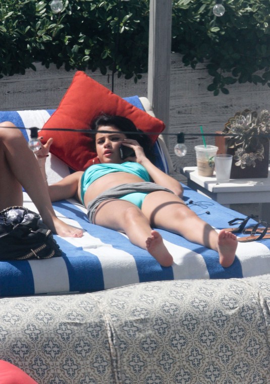 SELENA GOMEZ