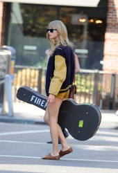 TAYLOR SWIFT