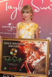 TAYLOR SWIFT