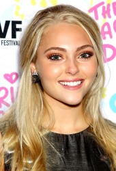 ANNASOPHIA ROBB