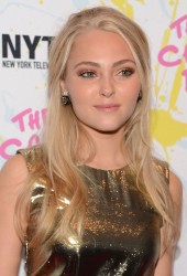 ANNASOPHIA ROBB