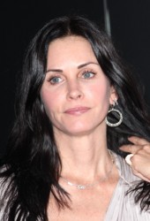 COURTNEY COX