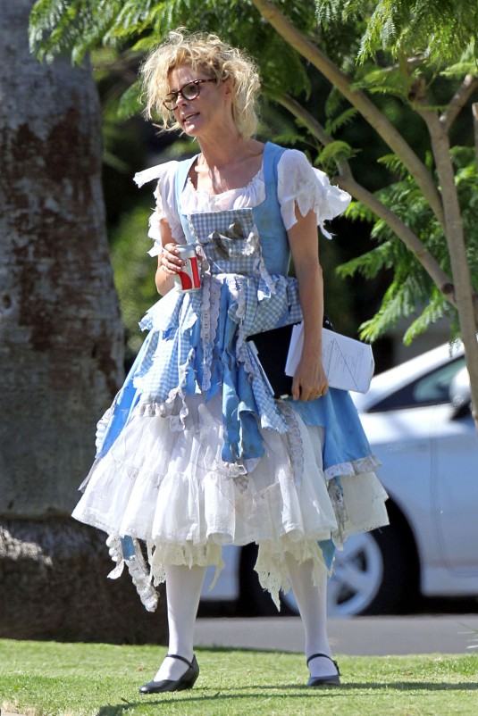 JULIE BOWEN