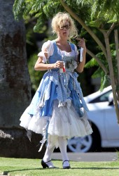 JULIE BOWEN